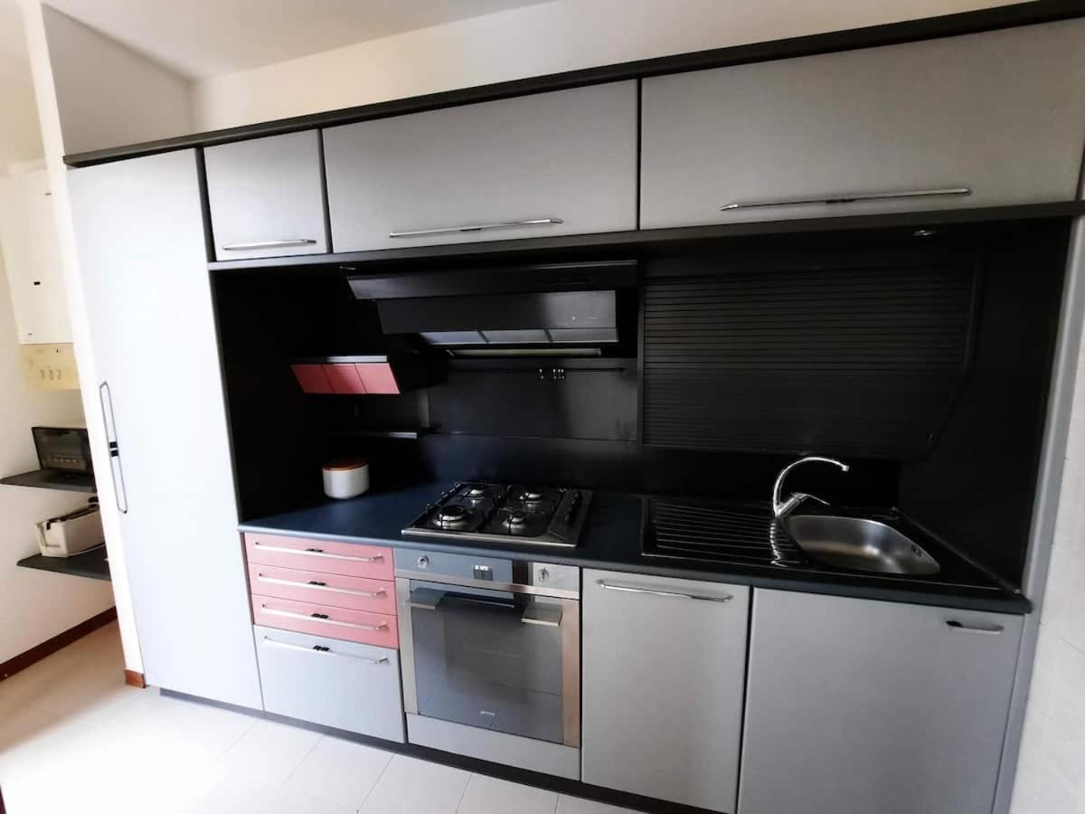 Appartamento Confortevole E Ben Servito San Mariano Exterior foto